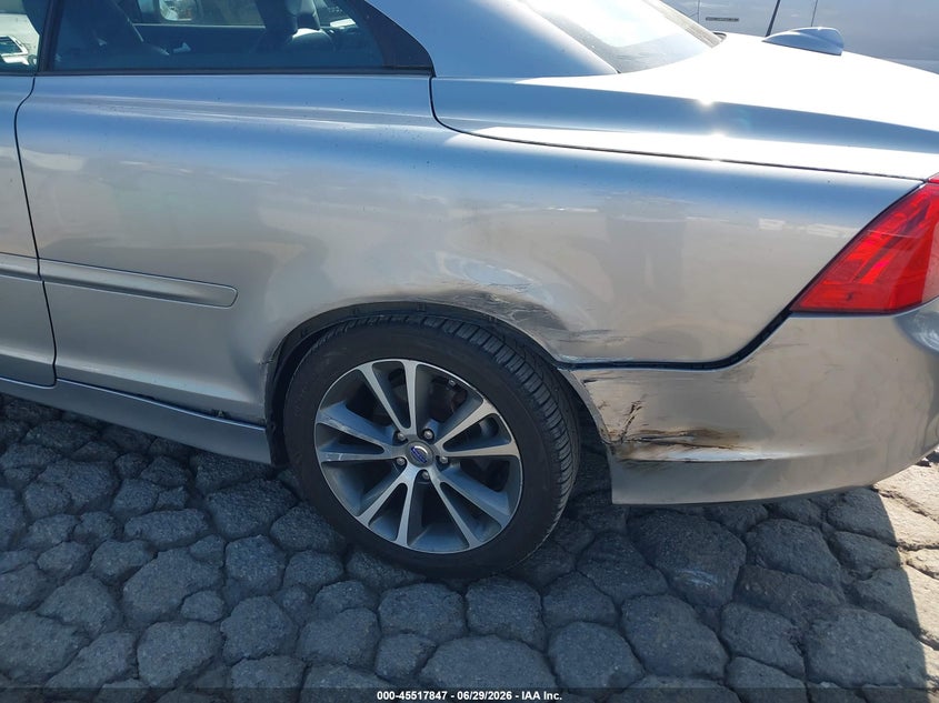 2011 Volvo C70 T5 (Fleet Only)/T5 (Retail Only) VIN: YV1672MC7BJ115112 Lot: 45517847