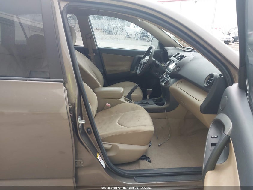 2010 TOYOTA RAV4 auction photo 5