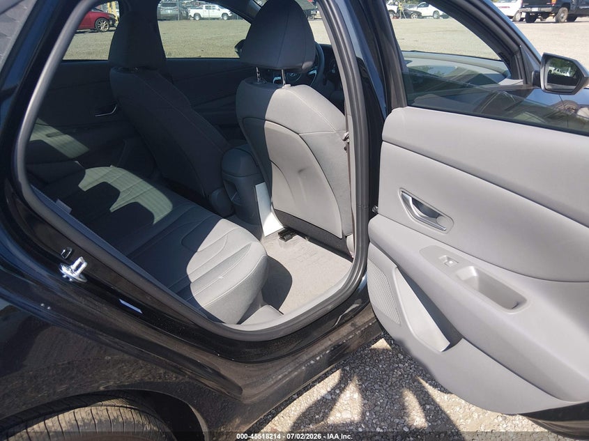 2025 HYUNDAI ELANTRA HYBRID auction photo 8
