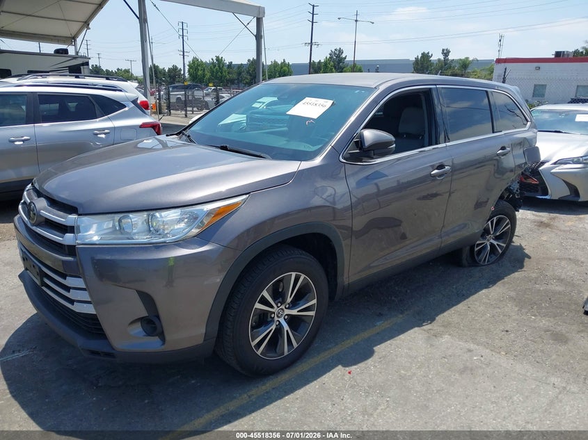 2019 TOYOTA HIGHLANDER auction photo 2