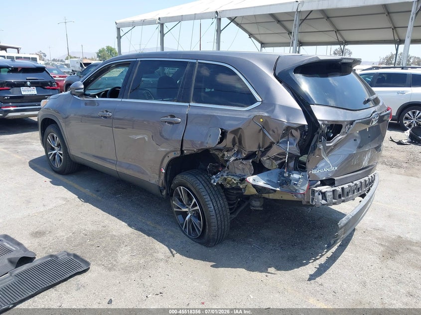 2019 TOYOTA HIGHLANDER auction photo 3