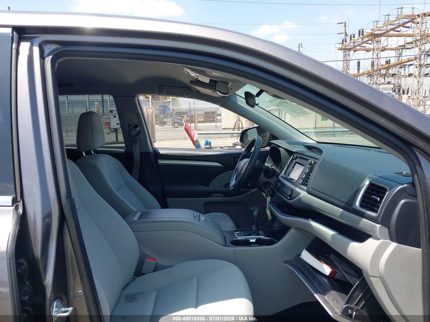 2019 TOYOTA HIGHLANDER auction photo 5