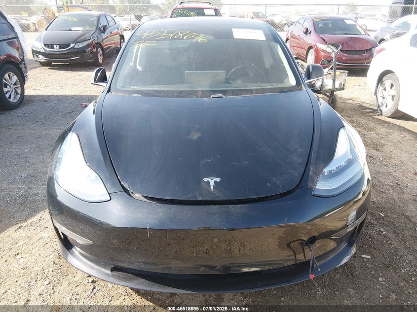 TESLA MODEL 3 - zdjęcie 12