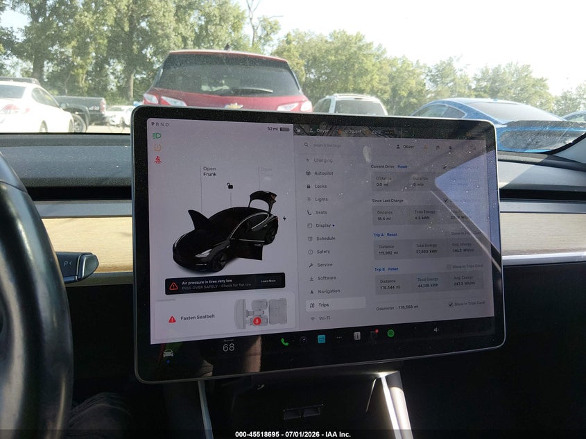 TESLA MODEL 3 - zdjęcie 18