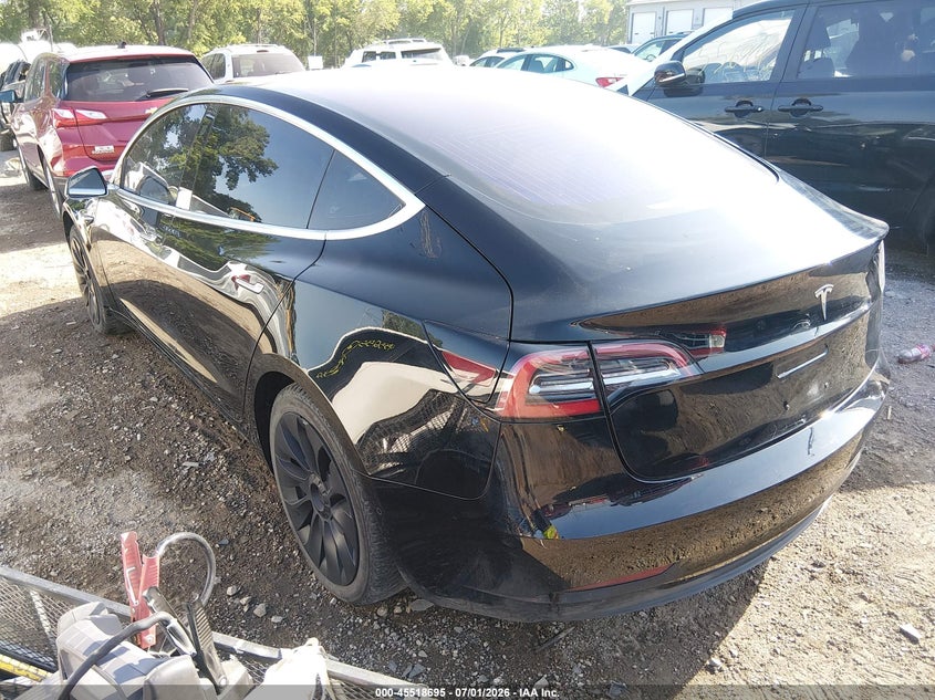 TESLA MODEL 3 - zdjęcie 3