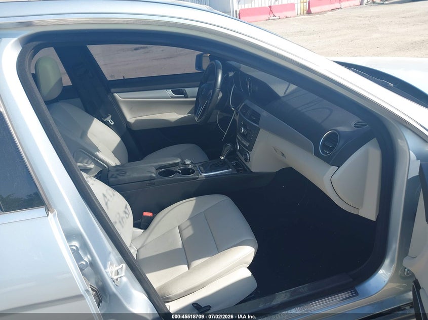2013 MERCEDES-BENZ C 250 auction photo 5