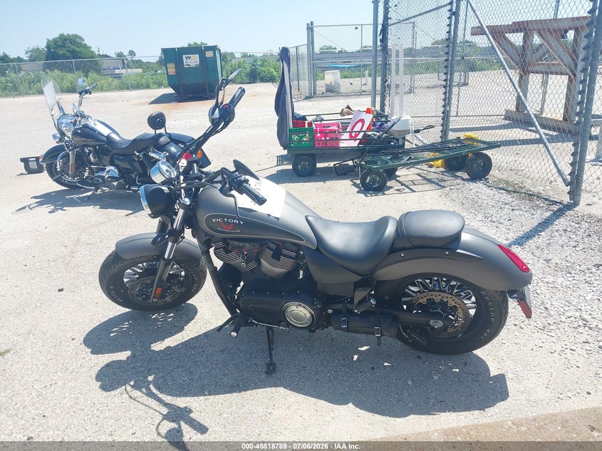 2015 VICTORY GUNNER MOTO 2