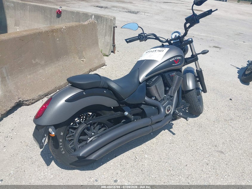 2015 VICTORY GUNNER MOTO 2