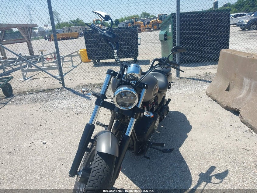 2015 VICTORY GUNNER MOTO 2