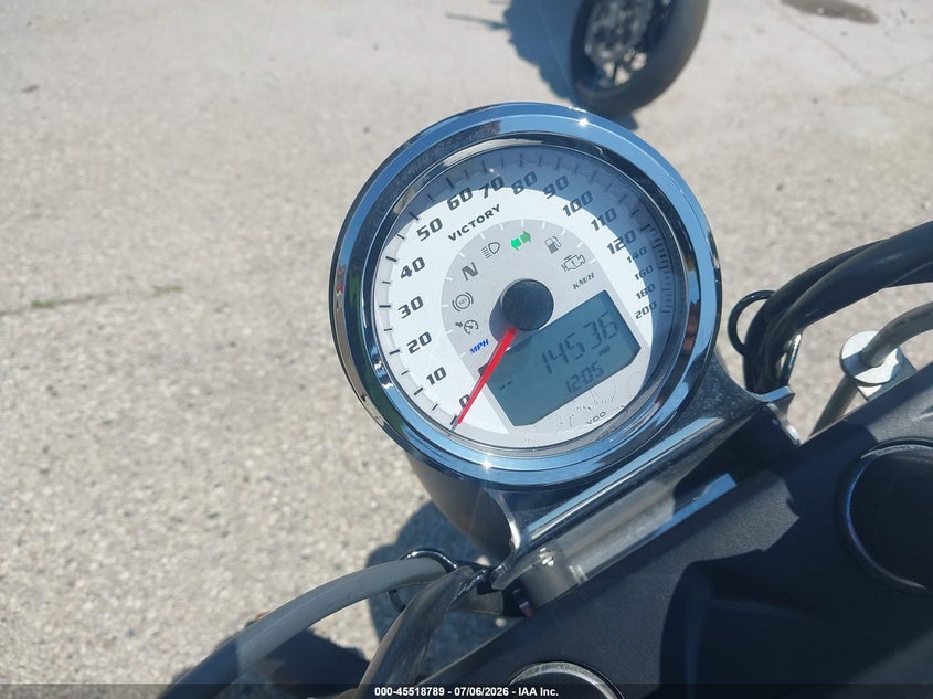 2015 VICTORY GUNNER MOTO 2
