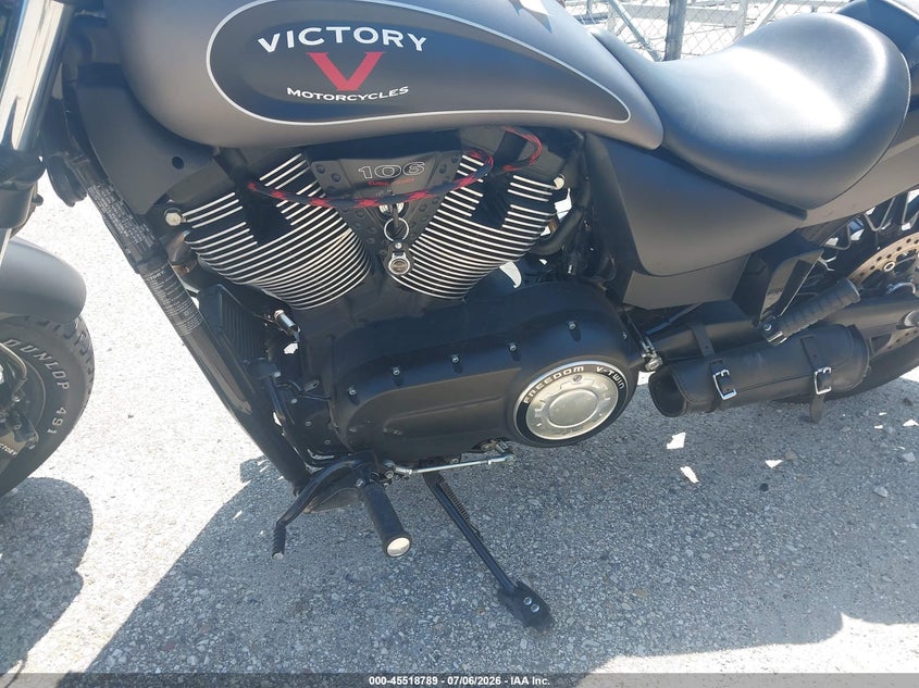 2015 VICTORY GUNNER MOTO 2