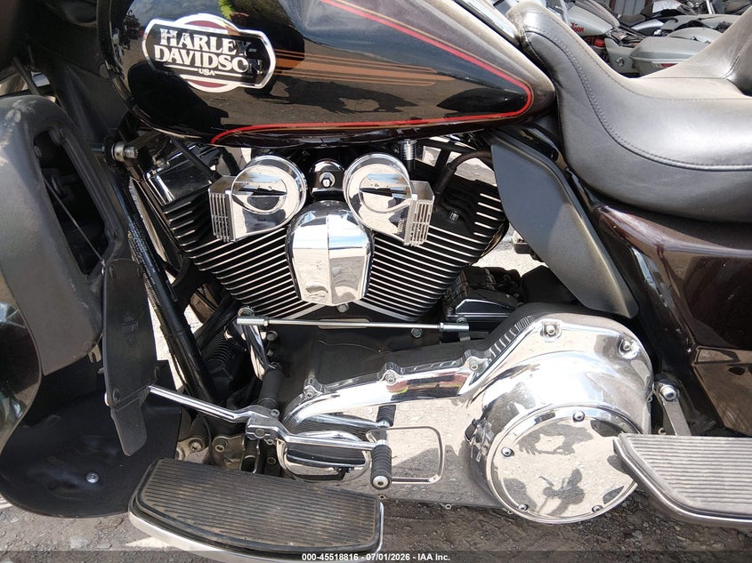 2011 Harley-Davidson Flhtcutg VIN: 1HD1MAM14BB853587 Lot: 45518816