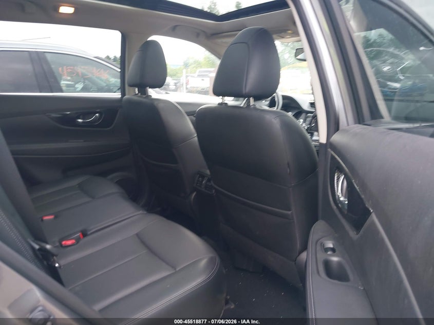 2018 NISSAN ROGUE auction photo 8