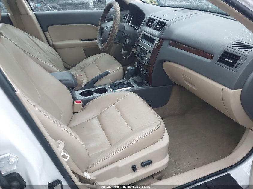 2011 FORD FUSION auction photo 5