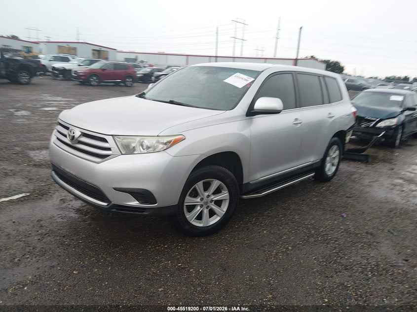 2013 TOYOTA HIGHLANDER auction photo 2