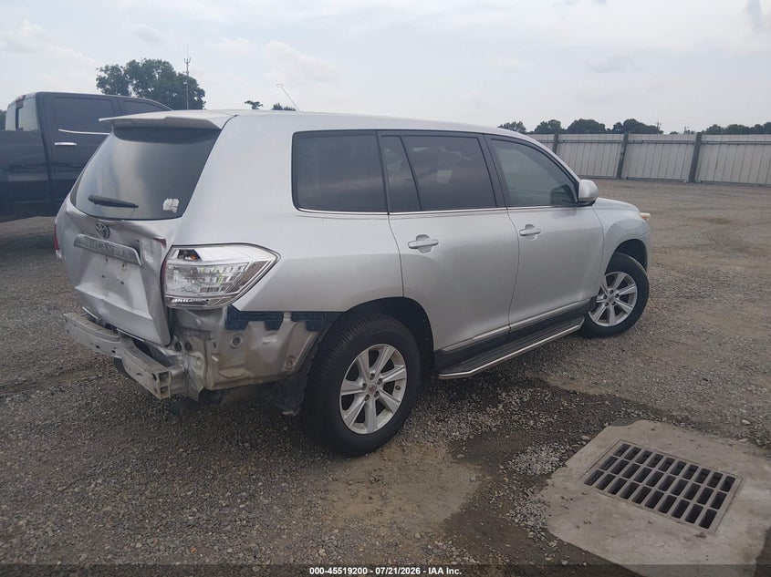 2013 TOYOTA HIGHLANDER auction photo 4