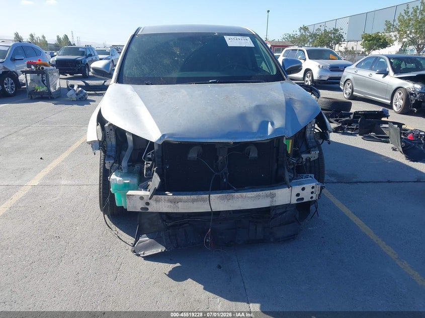 2017 TOYOTA HIGHLANDER auction photo 6