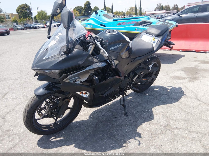 KAWASAKI EX500 2025