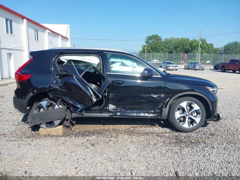 2025 Volvo Xc40 B5 Core Bright Theme VIN: YV4L12UJ2S2469636 Lot: 45519260