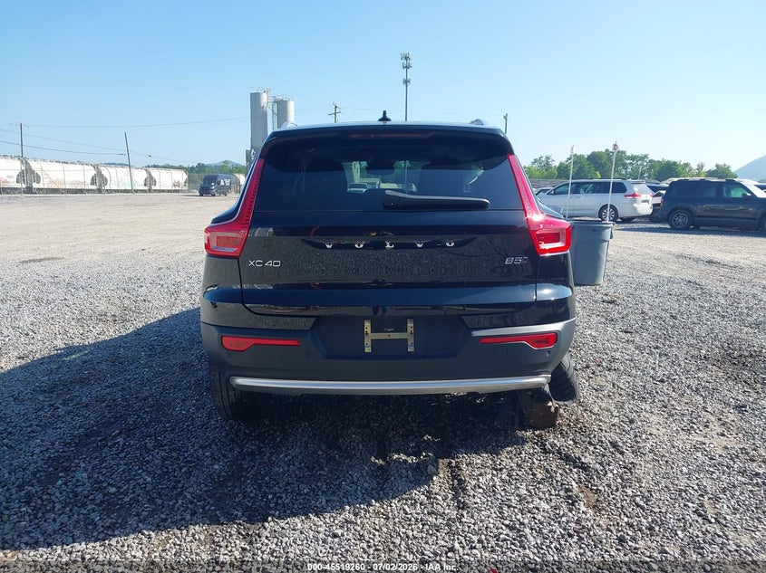 2025 Volvo Xc40 B5 Core Bright Theme VIN: YV4L12UJ2S2469636 Lot: 45519260