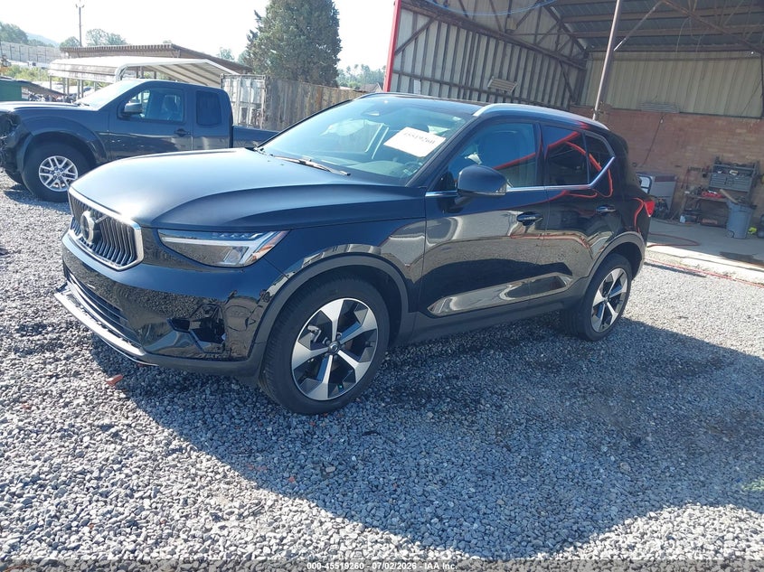 Vin: yv4l12uj2s2469636, lot: 46017477, volvo xc40 b5 core bright theme 20252