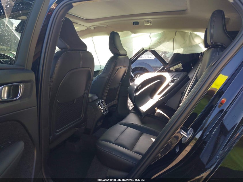 2025 VOLVO XC40 auction photo 8