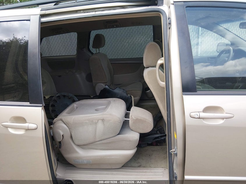 AtlanticExpress - Toyota Sienna
