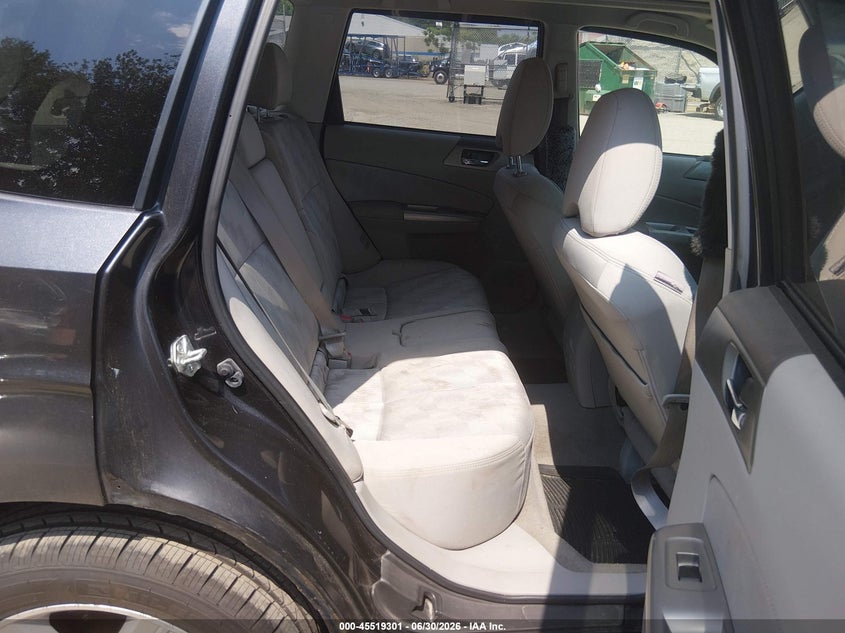 2010 SUBARU FORESTER auction photo 8