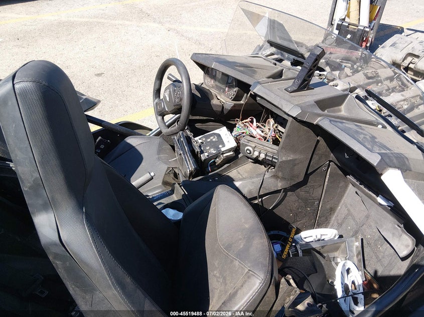 2023 POLARIS SLINGSHOT auction photo 5