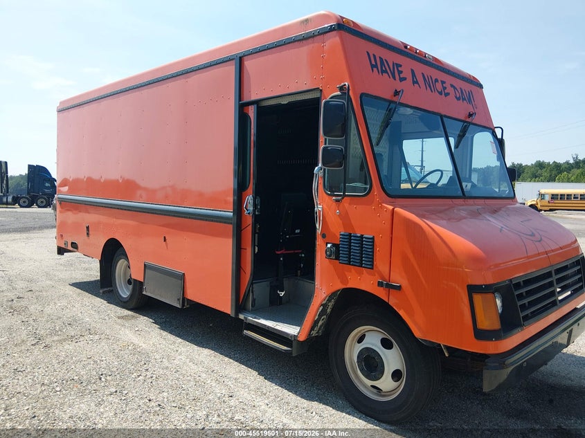 1995 CHEVROLET P30 auction photo 1