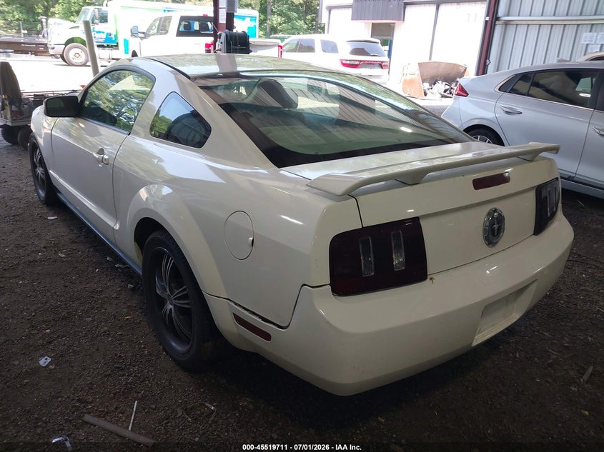 2005 FORD MUSTANG auction photo 3