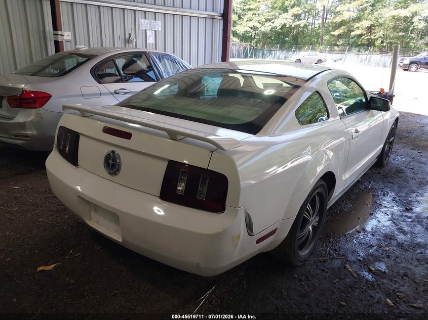 2005 FORD MUSTANG auction photo 4