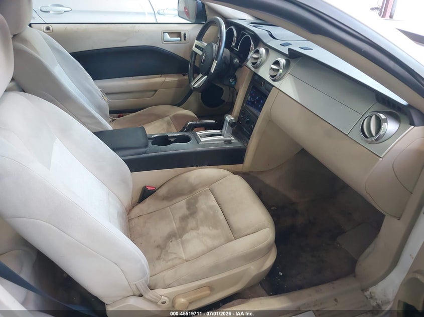 2005 FORD MUSTANG auction photo 5