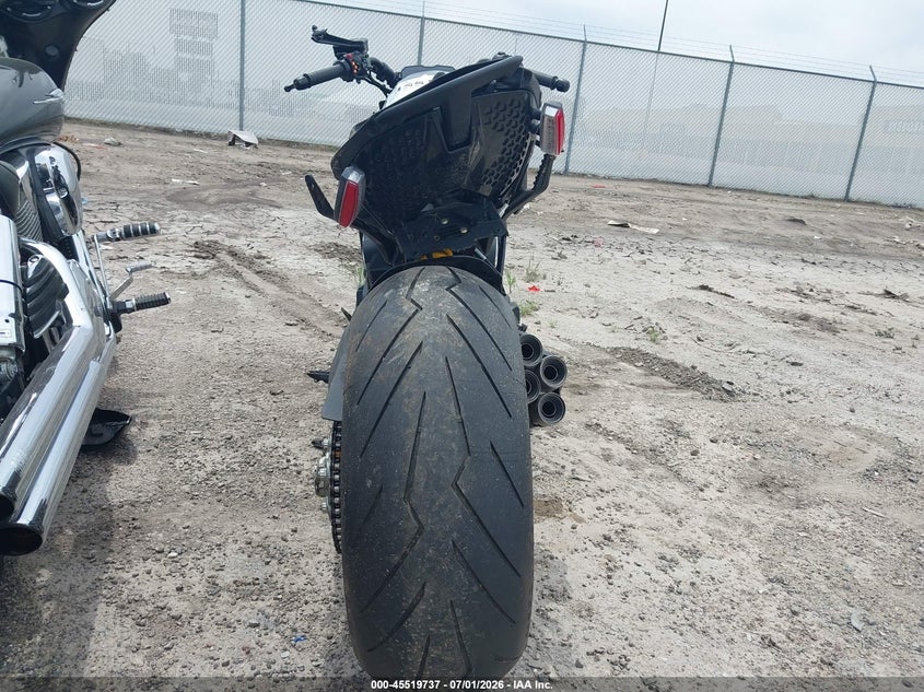 2024 Ducati Diavel V4 VIN: ZDMGAR1WXRB004422 Lot: 45519737