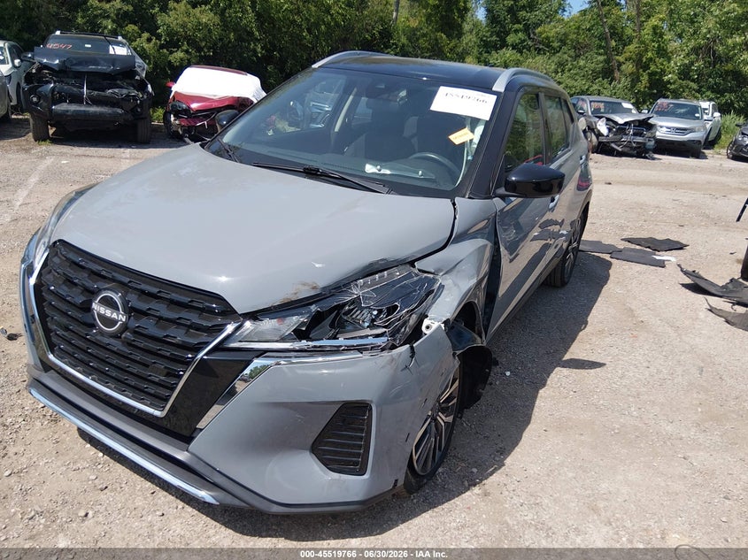 2023 NISSAN KICKS auction photo 2