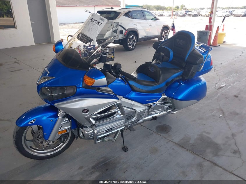 JH2SC68M7CK000118 2012 Honda Gl1800 photo 1