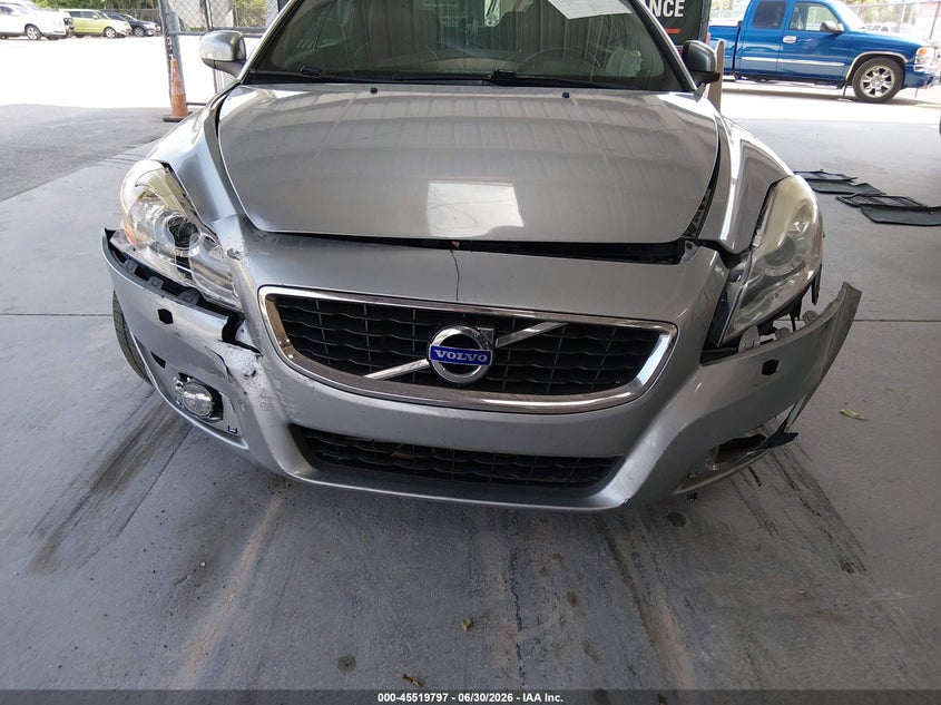 2013 Volvo C70 T5 VIN: YV1672MC7DJ142779 Lot: 45519797