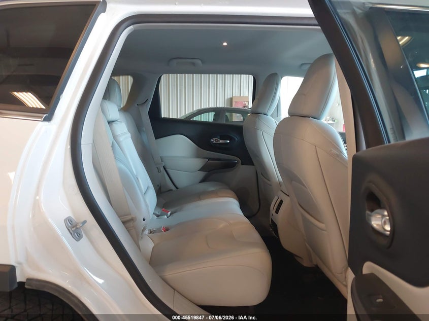 2019 JEEP CHEROKEE auction photo 8
