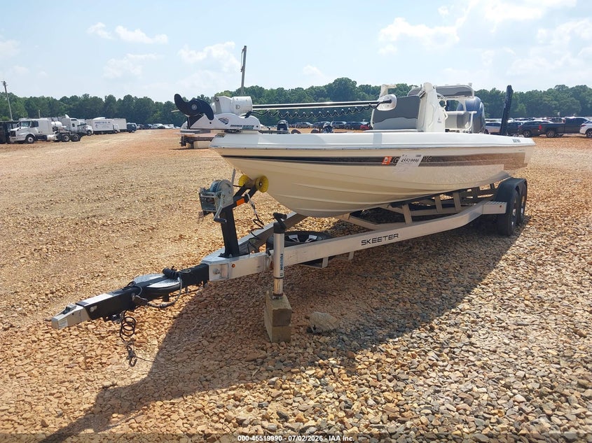 2017 SKEETER SX230 auction photo 2
