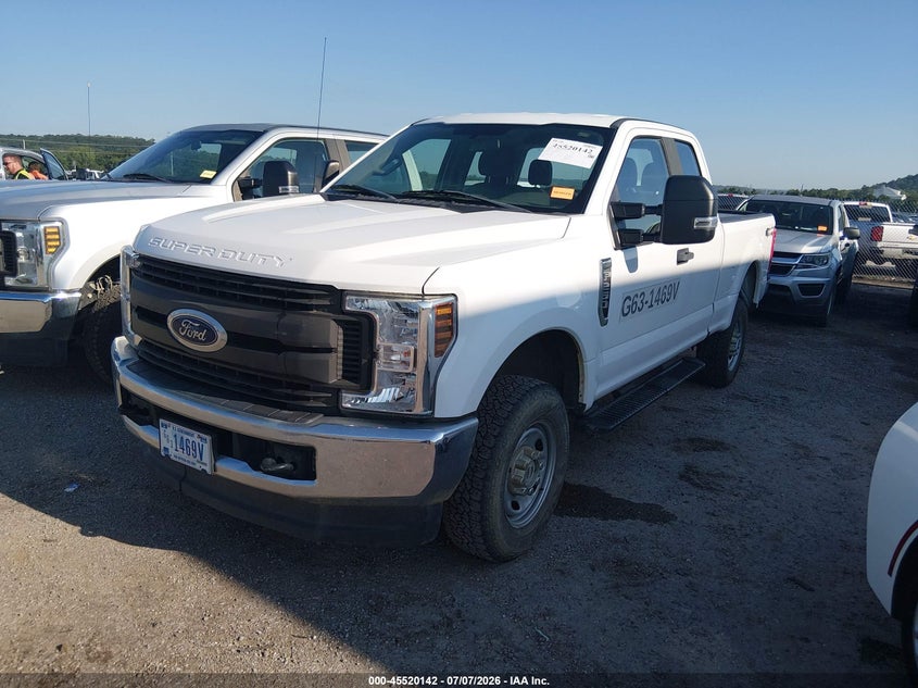 2018 Ford F250, Normal Wear & Tear, IAAI, VIN 1FT7X2B65JEC48742 — photo 2