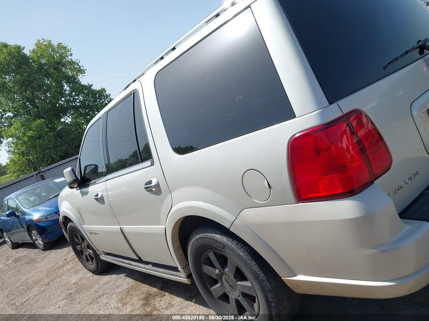 2006 Lincoln Navigator Luxury/Ultimate VIN: 5LMFU27566LJ21613 Lot: 45520190