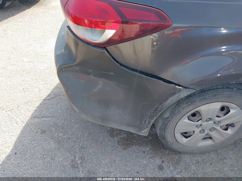 2017 KIA FORTE auction photo 6