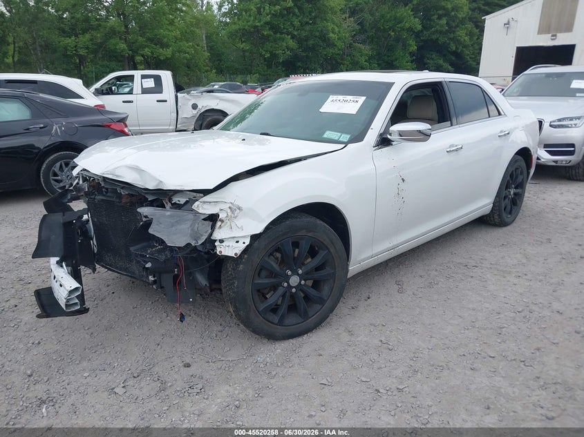 2015 CHRYSLER 300C auction photo 2