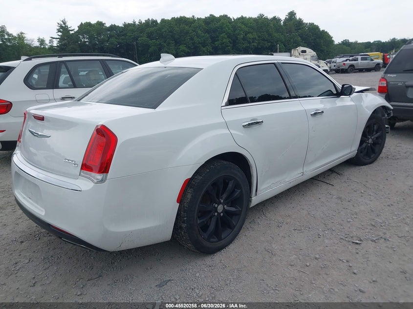 2015 CHRYSLER 300C auction photo 4