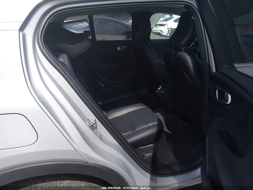 2025 Volvo Xc40 B5 Plus Bright Theme VIN: YV4L12UEXS2509884 Lot: 45520289