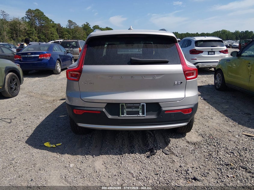 2025 Volvo Xc40 B5 Plus Bright Theme VIN: YV4L12UEXS2509884 Lot: 45520289