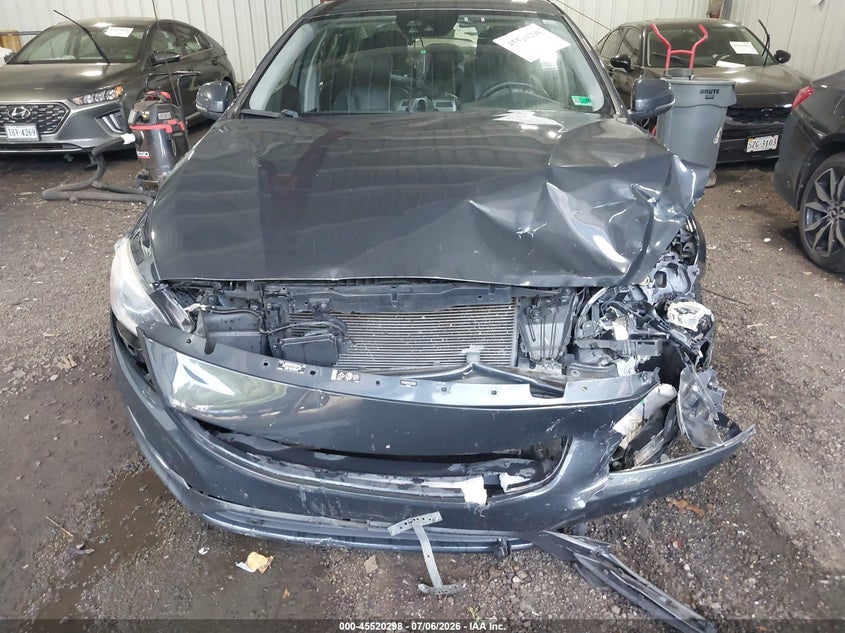 2015 Volvo S60 T5 Platinum VIN: YV140MFM5F2355532 Lot: 45520298