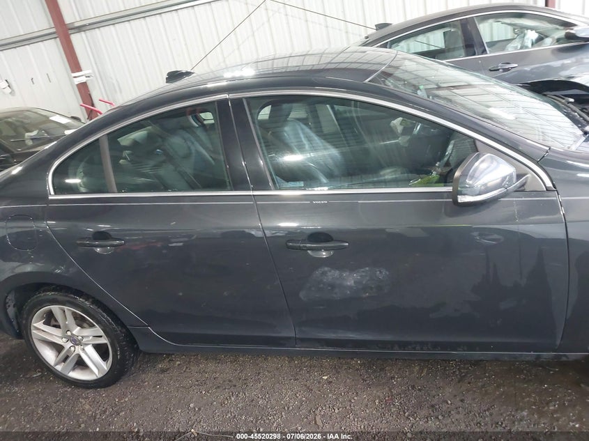 2015 Volvo S60 T5 Platinum VIN: YV140MFM5F2355532 Lot: 45520298