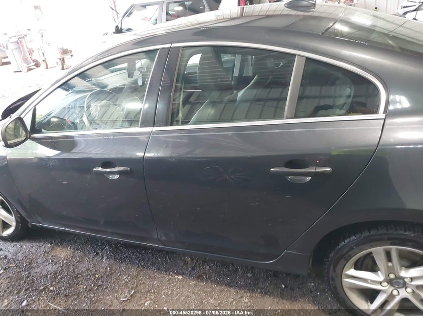 2015 Volvo S60 T5 Platinum VIN: YV140MFM5F2355532 Lot: 45520298