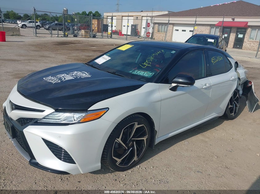2020 TOYOTA CAMRY auction photo 2